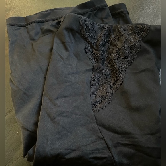 Maidenform Shapewear 2XL - Picture 9 of 9